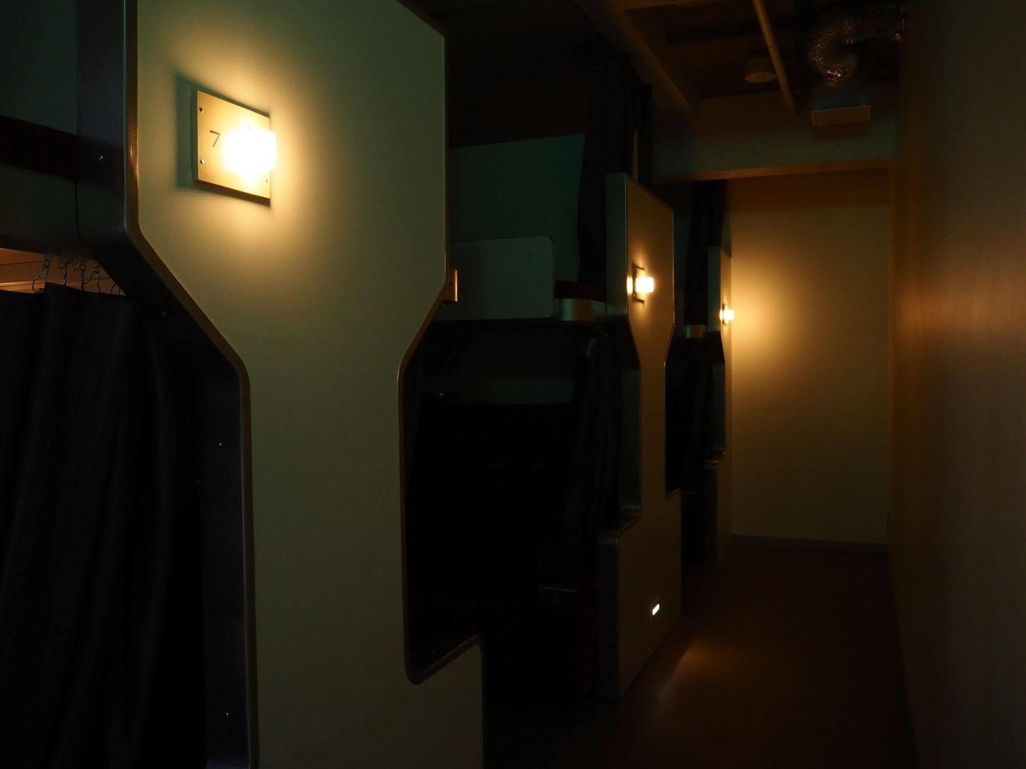 Train Hostel Hokutosei Токио Экстерьер фото