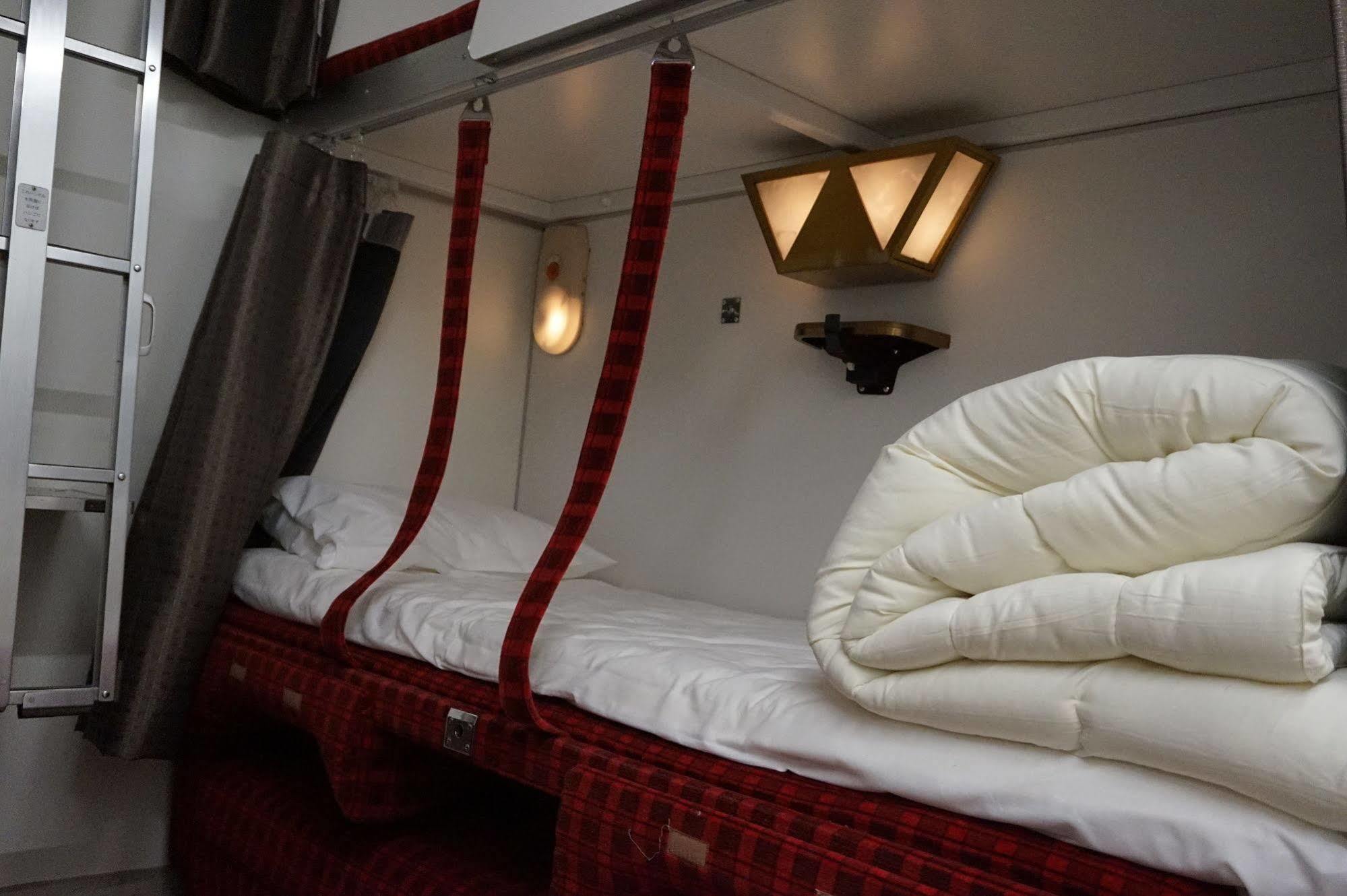 Train Hostel Hokutosei Токио Экстерьер фото