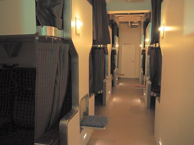 Train Hostel Hokutosei Токио Экстерьер фото